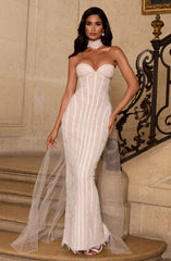 Ellie Lace Neck Veil - Ivory